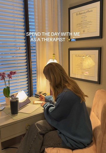 A Day in the Life of a Therapist: My Work Vlog