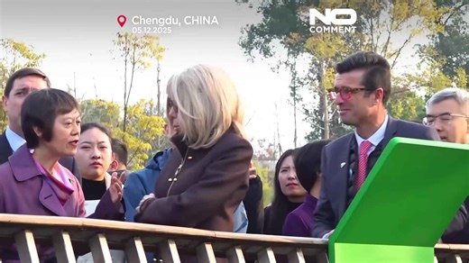 France’s first lady visits panda breeding research center in China