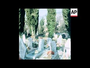 SYND 3 3 78 CHARLIE CHAPLIN'S BODY STOLEN FROM HIS GRAVE