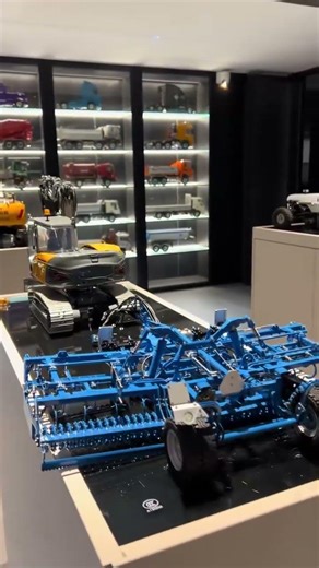 1/14 scale RC hydraulic excavator MC15 with 4 arms, dual pumps, and 9-way valve