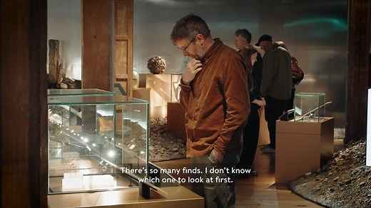 "...like seeing the inside of every mudlark's cabinet." Our major new exhibition Secrets of the Thames is now open 💙 Step onto the Thames foreshore and immerse yourself in stories of forgery, faith and ancient battles - book your ticket today: https://bit.ly/4ljYkPH | London Museum