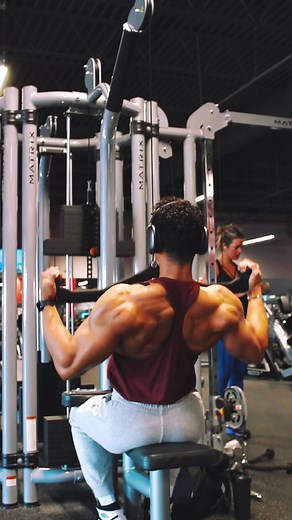 Back attack 🔥 #fyp #foryoupage #motivation #fitnessmotivation #gymmotivation #newyearnewme