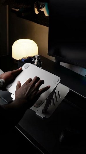 UGREEN Foldable and Portable Laptop Stand 10″ – 17.3 - Review video Roomvibelk