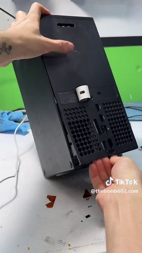 How to Remove the Base from Your Xbox Series X