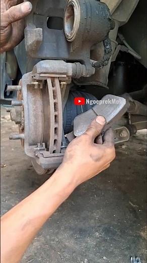 Honda Stream Brake Disc Disassembly #automobile #CarRepair #howto #mechanic #tips