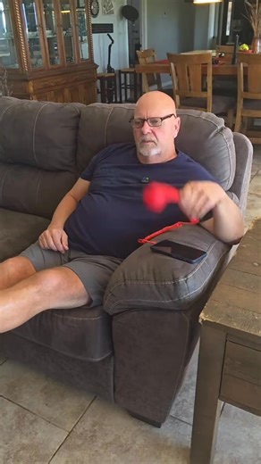 Tired of boring phone calls? Ever miss the simple joy of a classic phone call?💬 Our retro handset brings back the simple joy of a real conversation, capture that retro charm. It’s the perfect accessory for your home office, a fun addition to your decor, and your new favorite way to connect.🕺☎️ https://t.site/4p5fj9L | Momentuk