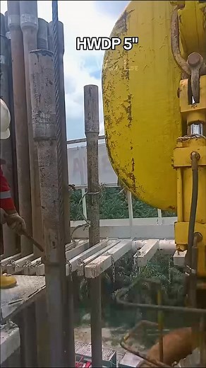 Derrickman Tripping heavy weight drill pipe | Rigworklife