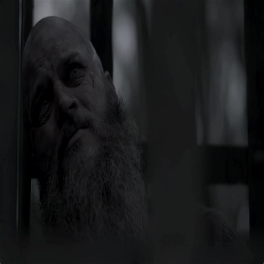 | I’m tired… | #RagnarLothbrock #Vikings #sad
