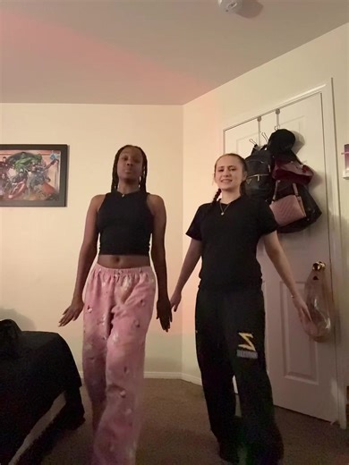 facetime me btch😆😂 #fyp #dances #vegas #besties #blowup | dancing