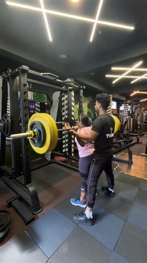 💥 Power Squat Mode: ON! 💪 Strong. Fierce. Unstoppable. 🔥 Every rep builds power — every squat defines strength! 👑 #PowerSquat #StrongGirls #GymMotivation #FitnessQueen #WorkoutReels #TituGymCentre #SquatGoals #FemaleStrength | Titu Gym