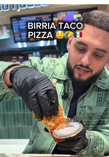 My first time trying birria taco pizza will DEFINITELY not be my last. This was tooooo good 🔥🌮🍕 #halal #birriataco #pizza #foodtok #london