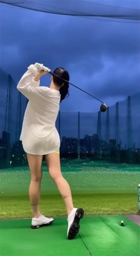[미스 쇼츠]골프 연습장 OOTD! 오늘 드라이버 컨디션 최고✨ (OOTD: Outfit Of The Day) #golf