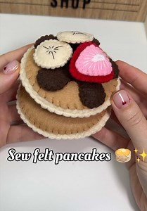 Easy DIY Felt Pancake Stack Tutorial