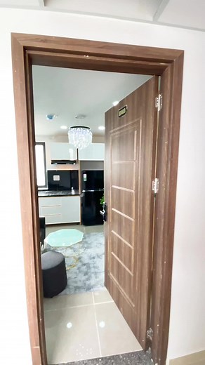 Địa chỉ: Số 7 Đường 41, Bình Trưng Tây, Quận Thủ Đức ☘️ CĂN HỘ 1 PN FULL NỘI THẤT (gồm: 1 phòng khách, 1 không gian bếp, 1 tolet ). ☘️ Set up nội thất gồm: máy lạnh, máy giặt, Tivi, tủ lạnh, bếp từ , Sofa, giường, tủ, bàn, máy hút mùi, tủ bếp trên dưới, hệ thống nước nóng lạnh, rèm full cửa. ☘️ Vệ sinh phòng 1 lần/ tuần ☘️ Nội khu với sân sau và sân thượng rộng rãi thoáng mát, thuận tiện cho việc tiếp khách, BBQ, party tiệc tùng hoặc ngắm cảnh Sài Gòn về đêm, thư giản, học tập. ☘️ Giờ giấc tự do