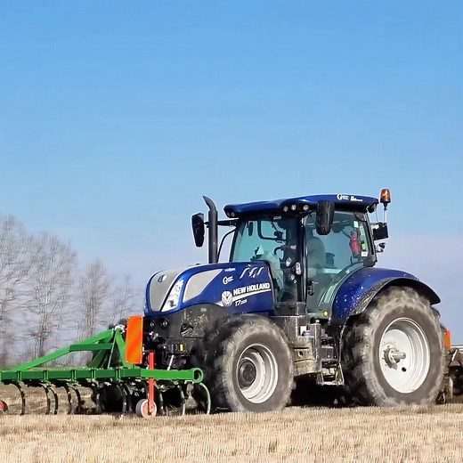 New holland tractor at work🔥✅😎 #reels #tractorlife #bigmachines #farminglife | Big Machines