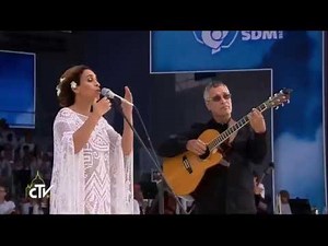 Noa (Achinoam Nini) performs "Ave Maria" to welcome Pope Francis