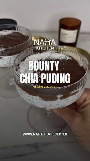 🥥✨ Bounty Chia Puding — ha valami mennyeire vágysz, bűntudat nélkül! ✨🥥 Krémes, kókuszos, csokis és mégis természetes alapanyagokból készül — olyan, mintha a Bounty csoki egészségesebb változatát kanalaznád. 😍 Csak pár hozzávaló, pár perc előkészítés, és a hűtő elvégzi helyetted a többit! ✅ tejmentes ✅ hozzáadott cukor nélkül készül ✅ tökéletes reggeli vagy desszert Ráadásul igazán tartalmas, hosszan energiát adó finomság — tökéletes reggelihez, edzés előtt vagy amikor jól jön egy kis extra l