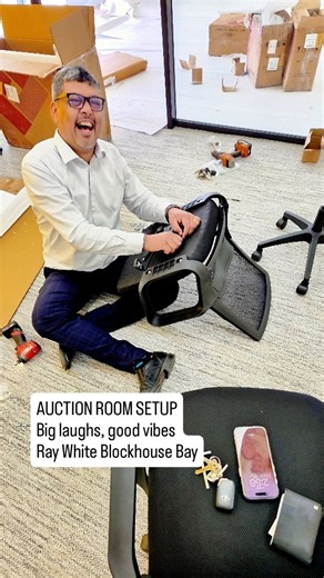 Unbox → build → laugh. New auction room vibes at 1 Donovan St. 💛@raywhitenewzealand #AuctionRoom #UnboxBuildLaugh #BehindTheScenes #BlockhouseBay #RayWhite_BlockhouseBay #GoodVibesOnly #NewOffice #InRoomAuction #AucklandProperty #RealEstateNZ | Ray White Blockhouse Bay