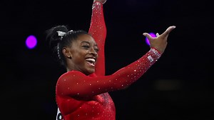 Simone Biles ties worlds medal record with vault win