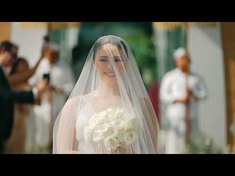 Destination wedding of Ivana & Hans at The Ritz Carlton Nusa Dua