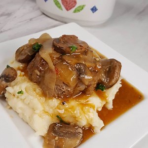 Pressure Cooker Salisbury Steak w/Onion Mushroom Gravy