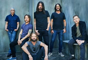 FOO FIGHTERS Cover BEE GEES' 'You Should Be Dancing'