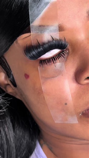 Cluster Lashes Guide: Chicago Cluster Lash Tips