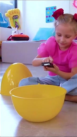 🎮👽 Family Simulation Game: Aliens Bring a Magic Remote! 😲✨