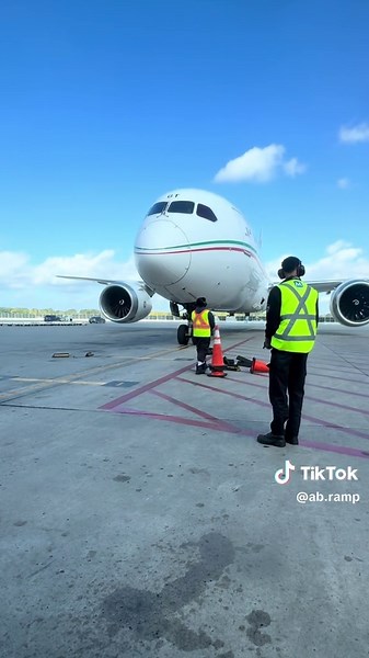 Aviation Marshalling and Pushback Explained