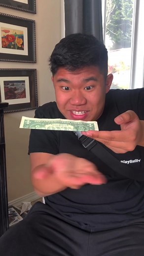 Teaching MAGIC with Random Items 😳🎩🙌🏼 #magictrick #howto #tutorial