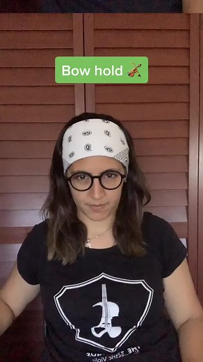 Correct BOW HOLD for violin and viola! 🎻 #violin #musicteacher #music #tiktokpartner #learnontiktok