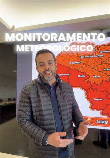 Estamos acompanhando em tempo real os alertas da Defesa Civil sobre a situação climática em Jundiaí e em todo o Estado de São Paulo. Acabamos de realziar uma reunião de emergência com as secretarias para alinhar as ações de cada área e garantir que a cidade esteja preparada. No momento, Jundiaí está fora do nível de criticidade, mas seguimos atentos ao período de ventos e chuvas. Em caso de ocorrência, acione: Defesa Civil: 199 | Guarda Municipal: 153 | SAMU: 192 | Polícia Militar: 190 | Corpo d