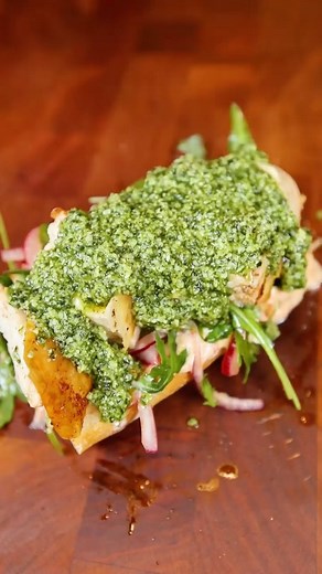 Foood Kings on Instagram: "Perfect (easy) pesto chicken sandwich 🌿 (via @salt_hank) Follow @fooodkings for more awesome daily recipes! Pesto Chicken Sandwich Pickled Peppers: - Mix equal parts apple cider vinegar and water - Add a big pinch of salt, dried oregano, peppercorns and sugar - Bring to a boil - Pour over thinly sliced sweet peppers and jalapenos - Seal container and store in fridge Pesto: - Add to a blender - fresh basil, pine nuts, parmesan, 3 cloves of garlic, olive oil, salt and p