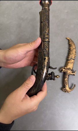 2 Pcs Pirate Sword Toys and Gun Set Plastic Dagger with Sheath & Flintlock Pistol Prop Pirate Accessories for Kids & Adults Halloween Pirate Costume Accessories