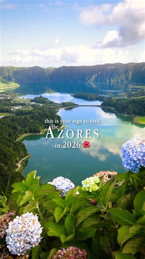 Laura🌎Bucket List Travel | Itineraries | Luxury Hotels on Instagram: "These beautiful islands have it all and need to be on your 2026 list 😍 send to the person you want to visit with 🫶 Comment LINK for the link to my Sao Miguel Island & Santa Maria Island Azores guide 🇵🇹 The Azores are one of the most breathtaking places I’ve ever explored! Dramatic peaks, crystal-clear lakes, rolling alpine meadows, and landscapes that look straight out of a dream. Portugal is NOT just cities — and if you’