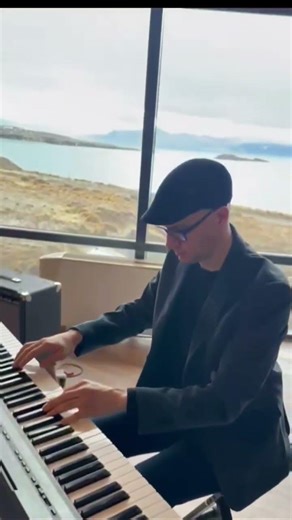 Tango en El Calafate. Lago Argentino. #piano #tango