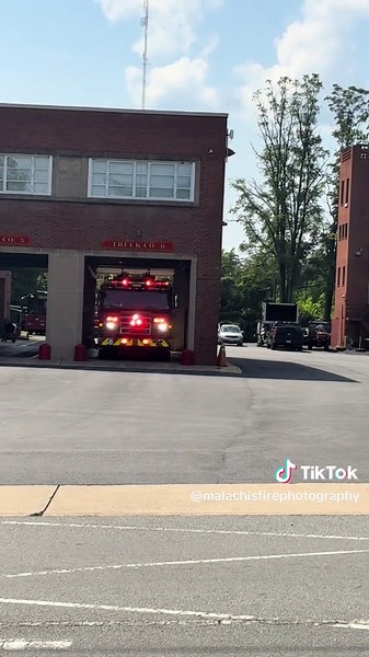 CFD TRUCK 9 RESPONDING TO A FIRE ALARM @Charlottesville_Fire