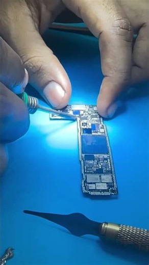 iPhone 13 Logo issued #smartphone #brokenfix #repair #findmymobile #tablet