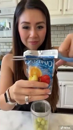 How to make a Grape Slushy from Frozen Grapes and Capri-sun! #shorts