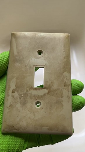 Sometimes cleaning really can be super satisfying😁🧼Dawn Power Wash really cut through this greasy and dirty light switch cover. #cleaning #satisfying #grime