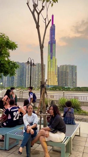 Khu bờ kè check in không tốn phí. #saigon #saigoncityview