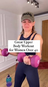 Who is feeling STRONG?🔥 Here was one of my conditioning workouts you will find in my workout library 1. Bicep in & out 2. Stepping side raise 3. Single & double shoulder press 4. Front raise & centre cross 5. Stepping kickbacks 6. Side bend around head circle 7. Pulsing dead lift 8. Tricep Extension 1-7 twice & 8 as your finisher. 50 secs each with 10 secs in between each 🔥 4kg weights This workout is in real time on my App Cara Fitness in the weights section of the workout library called GOTT