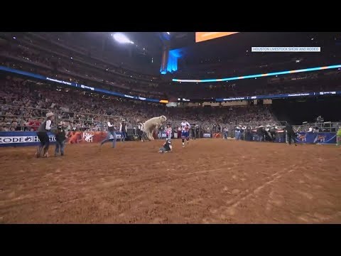 Have you ever seen THIS in mutton bustin'? Check out this viral moment from RodeoHouston