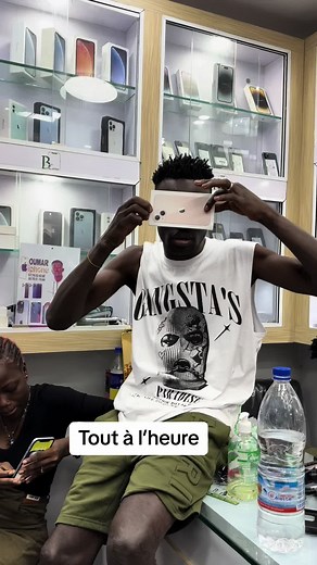 Exploring Smartphones at a Mobile Phone Store