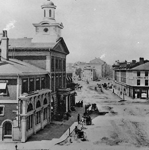 The view facing West along Front street from Jarvis past “old” City Hall in 1884. Now the location of St Lawrence Market. credit: Toronto Public Library | Old Toronto Series