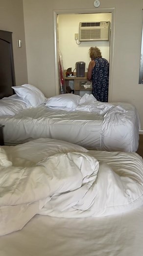 Granny’s enjoying the hotel life #BadGranny #grandma #over80 #motherdaughter