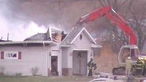 Raw Video: House fire burns in Hustisford