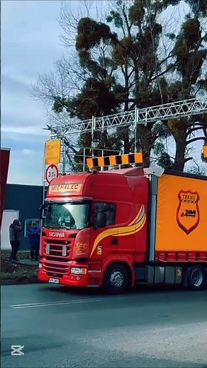Truck‼️ Barely Clears Łow Bridge -Height Check Test!