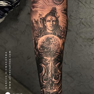 Get your perfect tattoo today! Customize your design and get a quote now. Book your appointment and bring your vision to life! | Aliens Tattoo