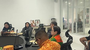 WATCH! An hepe nan CSWD na si Lenie Liray sa pagtudlo sa mga namakwit na pamilya sa lain-laing barangay lakip an pipila ka sugyot ni Mayor Paul Dumlao. | RMN - DXRS Surigao